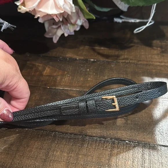 Michael Kors Black Pebbled Leather Canteen Crossbody Bag with Gold Hardware - Picture 12 of 12